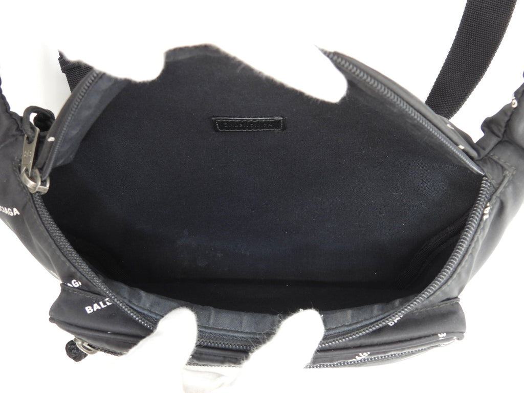 Marsupio Balenciaga Explorer in nylon nero con logo bianco @ 5