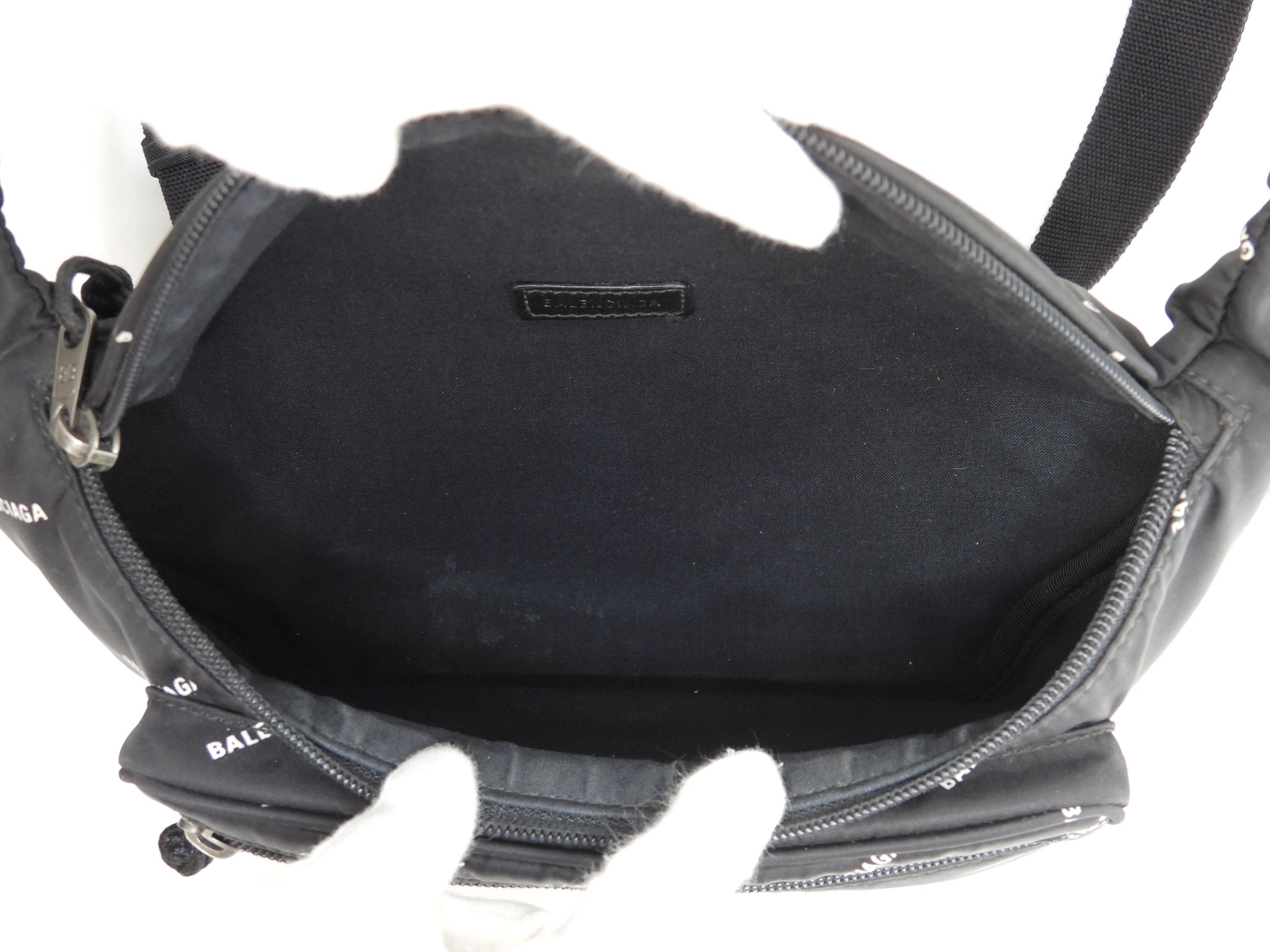 Marsupio Balenciaga Explorer in nylon nero con logo bianco @ 5