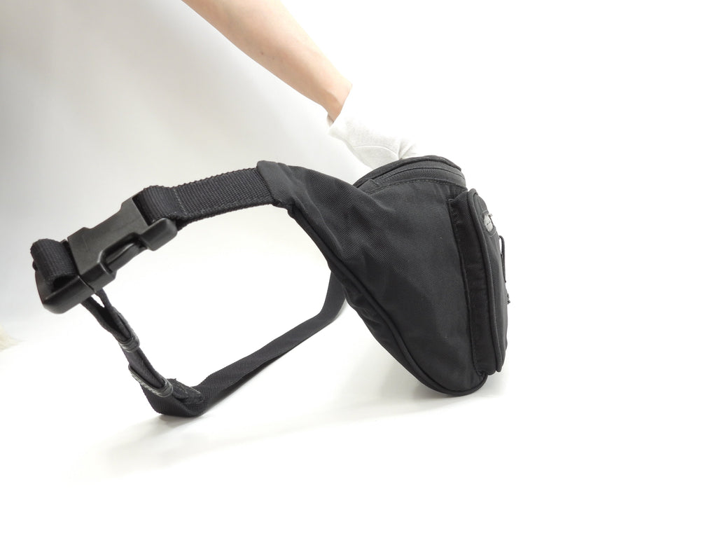 Balenciaga Marsupio Explorer Nylon nero con logo bianco @ 6