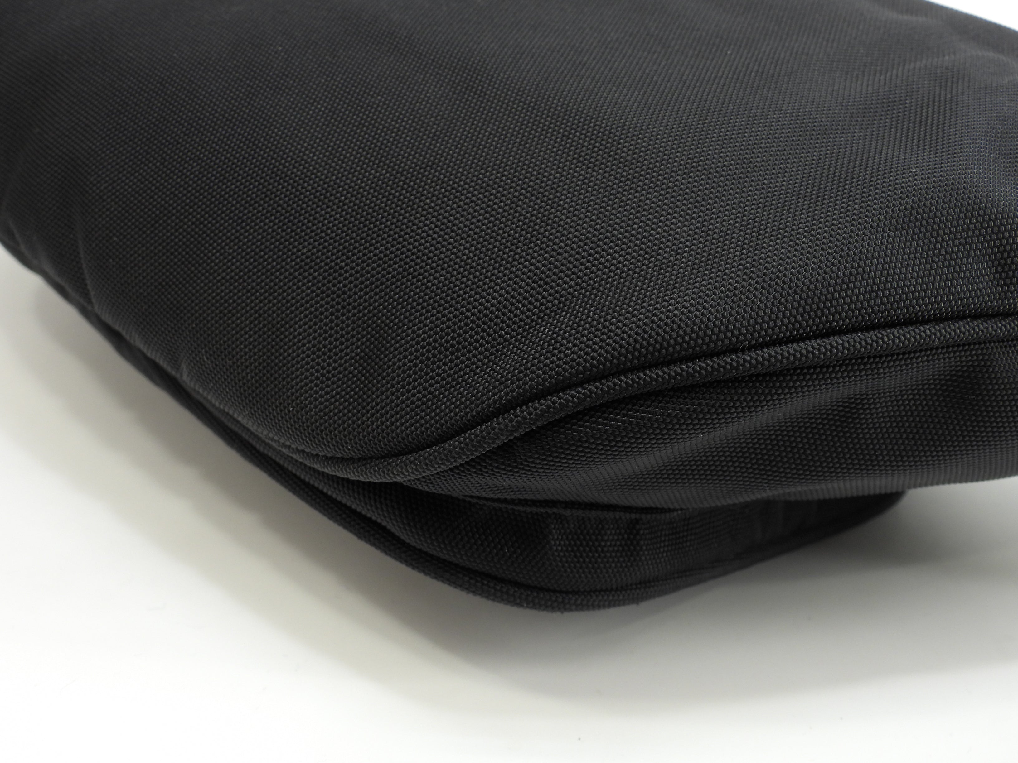 Balenciaga Marsupio Explorer Nylon nero con logo bianco @ 6