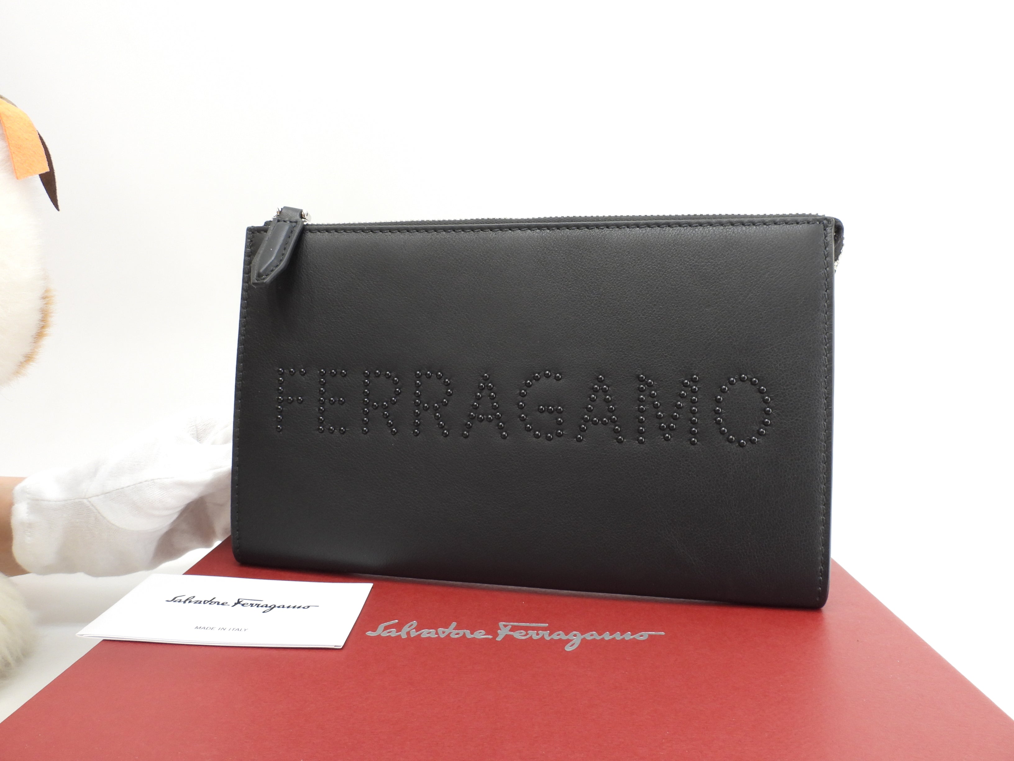 Salvatore Ferragamo Clutch Bag Logo a pois Pelle Nera Pochette Nuova @IY24A121 2