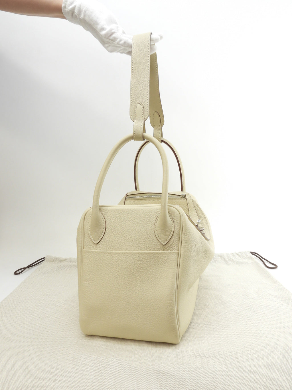 Hermès Lindy 30 in Clemence leather, color Parchemin, handbag with shoulder strap @□K 2