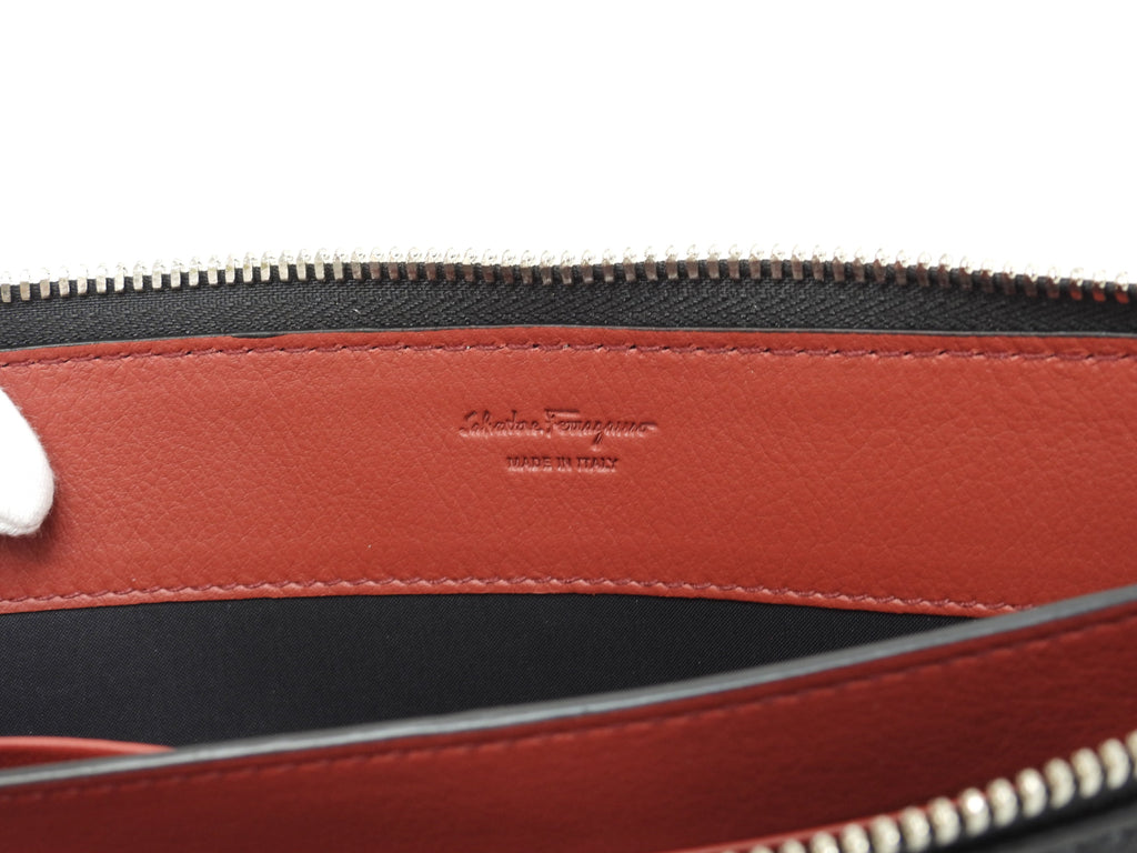 Salvatore Ferragamo Clutch Bag Logo a pois Pelle Nera Pochette Nuova @IY24A121 2