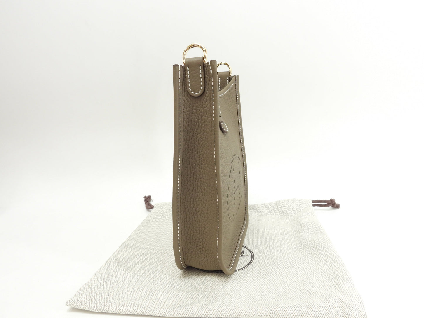 Hermès Evelyne TPM in pelle Taurillon Clémence, colore Etoupe, borsa a tracolla con hardware dorato, nuova di zecca@Z 4