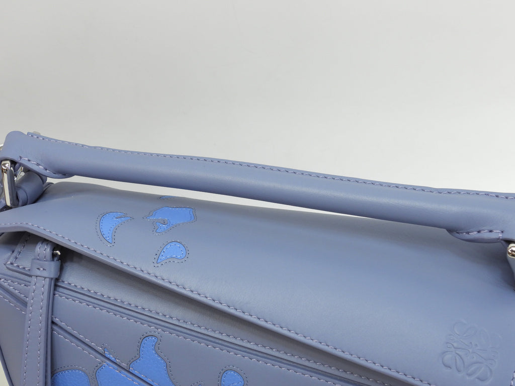 Borsa Loewe Puzzle piccola Il castello errante di Howl/Calcifer, in pelle blu, borsa a mano, pochette, mai usata @012251