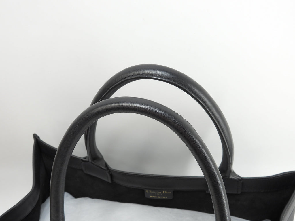 Borsa a mano Christian Dior Book Tote media in pelle nera, condizioni eccellenti@62-MA-0292