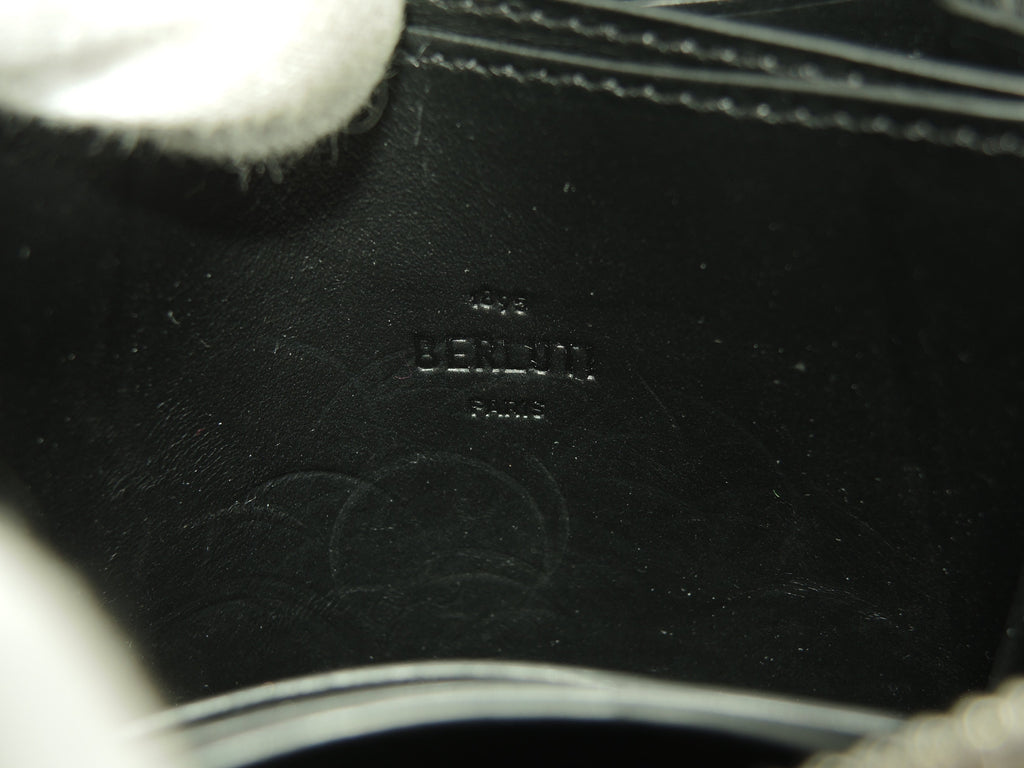 Berluti Portamonete con zip e porta carte in pelle marrone con motivo Calligraphy WAPA@F0242P 2