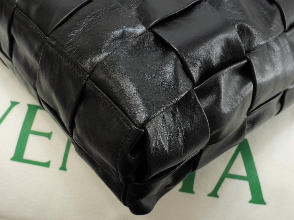 Bottega Veneta Borsa tote da uomo grande Cassette in pelle nera Borsa a tracolla verticale Ottime condizioni@B09253579C