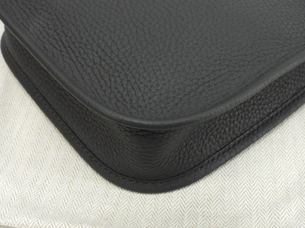 エルメス エヴリンTPM トリヨンクレマンス 黒 ポシェットバッグ ゴールド金具 新品@K