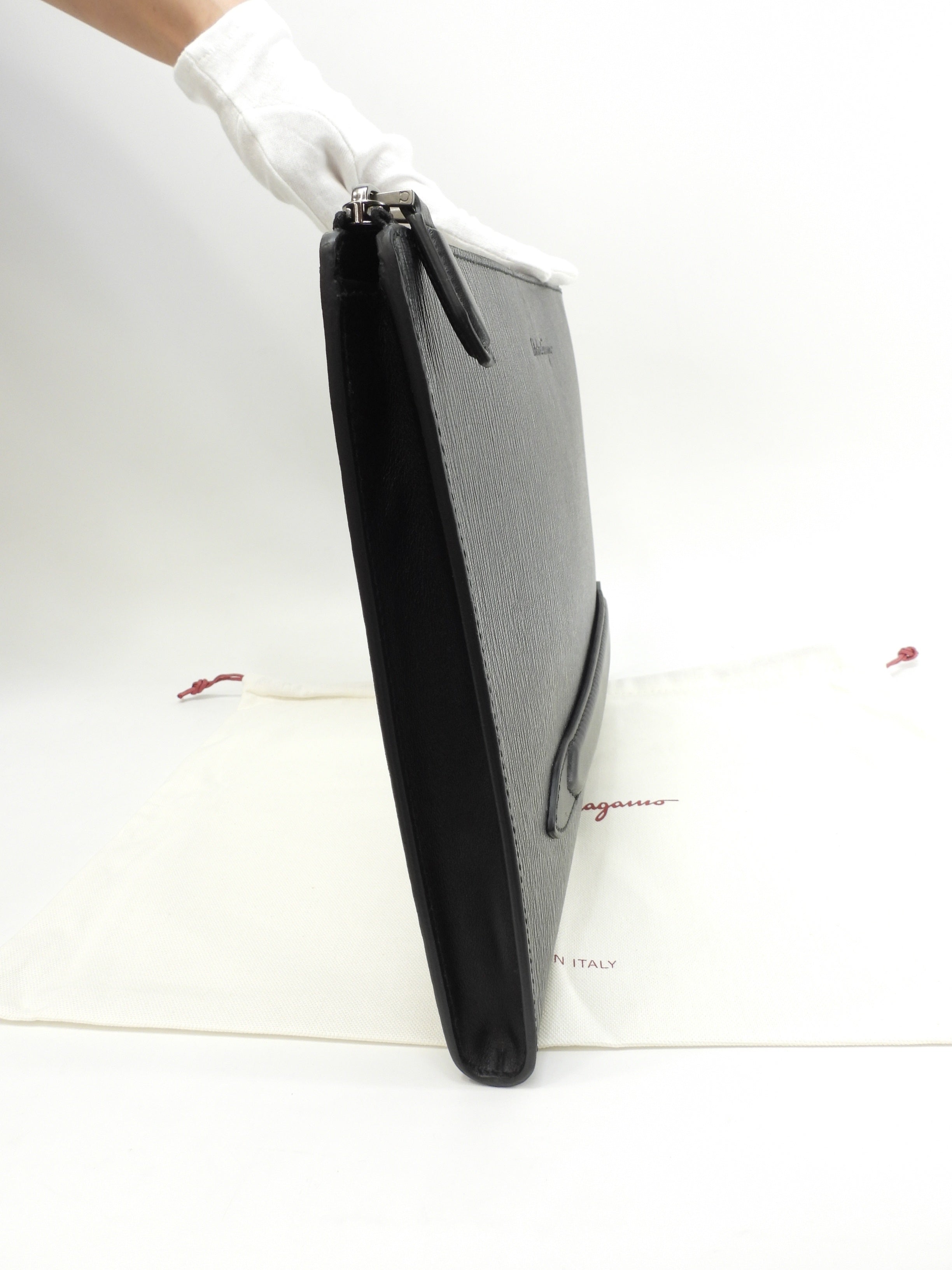 Salvatore Ferragamo Clutch Bag Pelle goffrata grigio scuro Porta documenti Nuovo@FZ24-0480 2