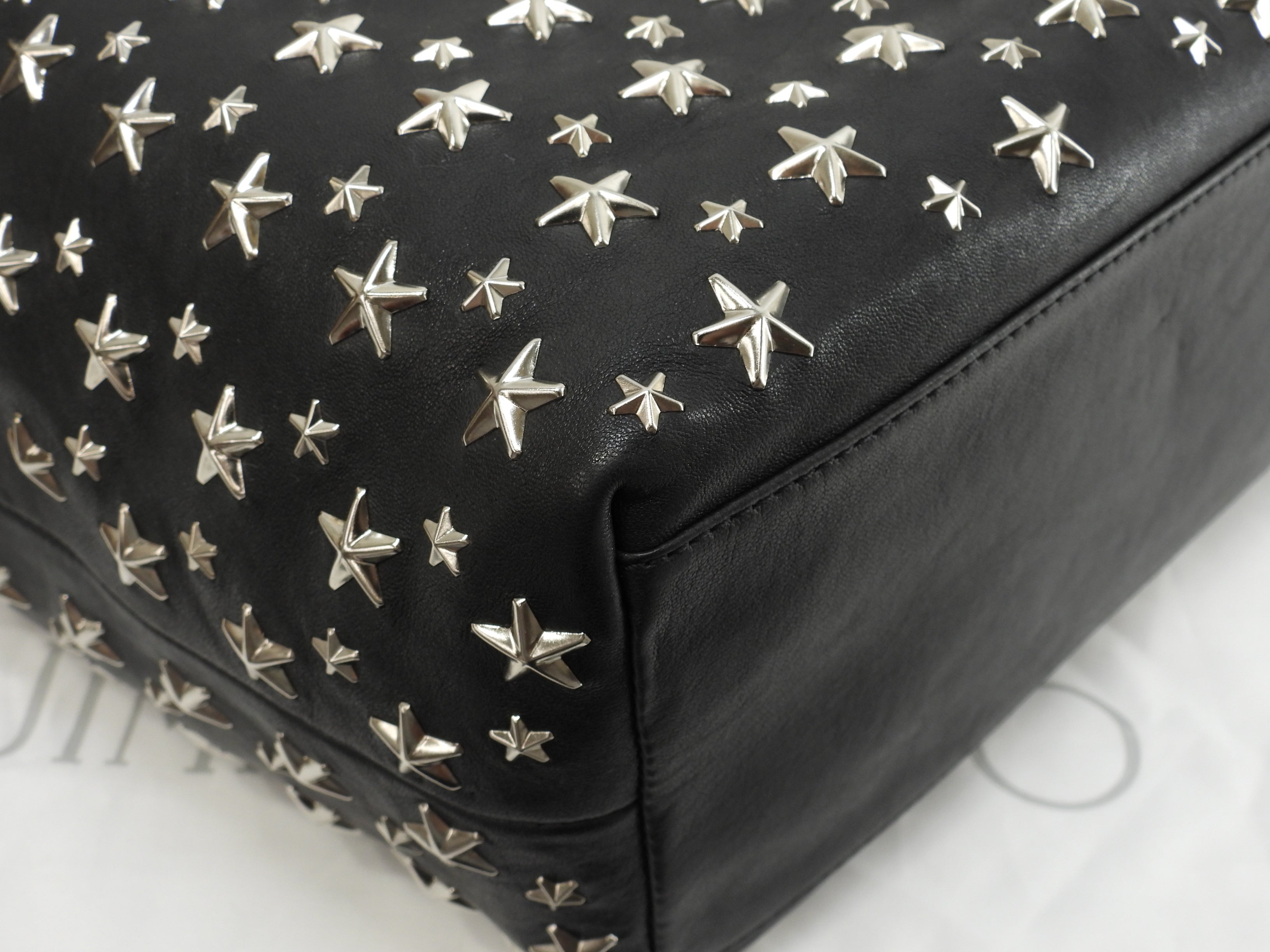 Jimmy Choo Sofia M borsa tote/a tracolla in pelle nera con borchie a stella argentate @WX4TQ6
