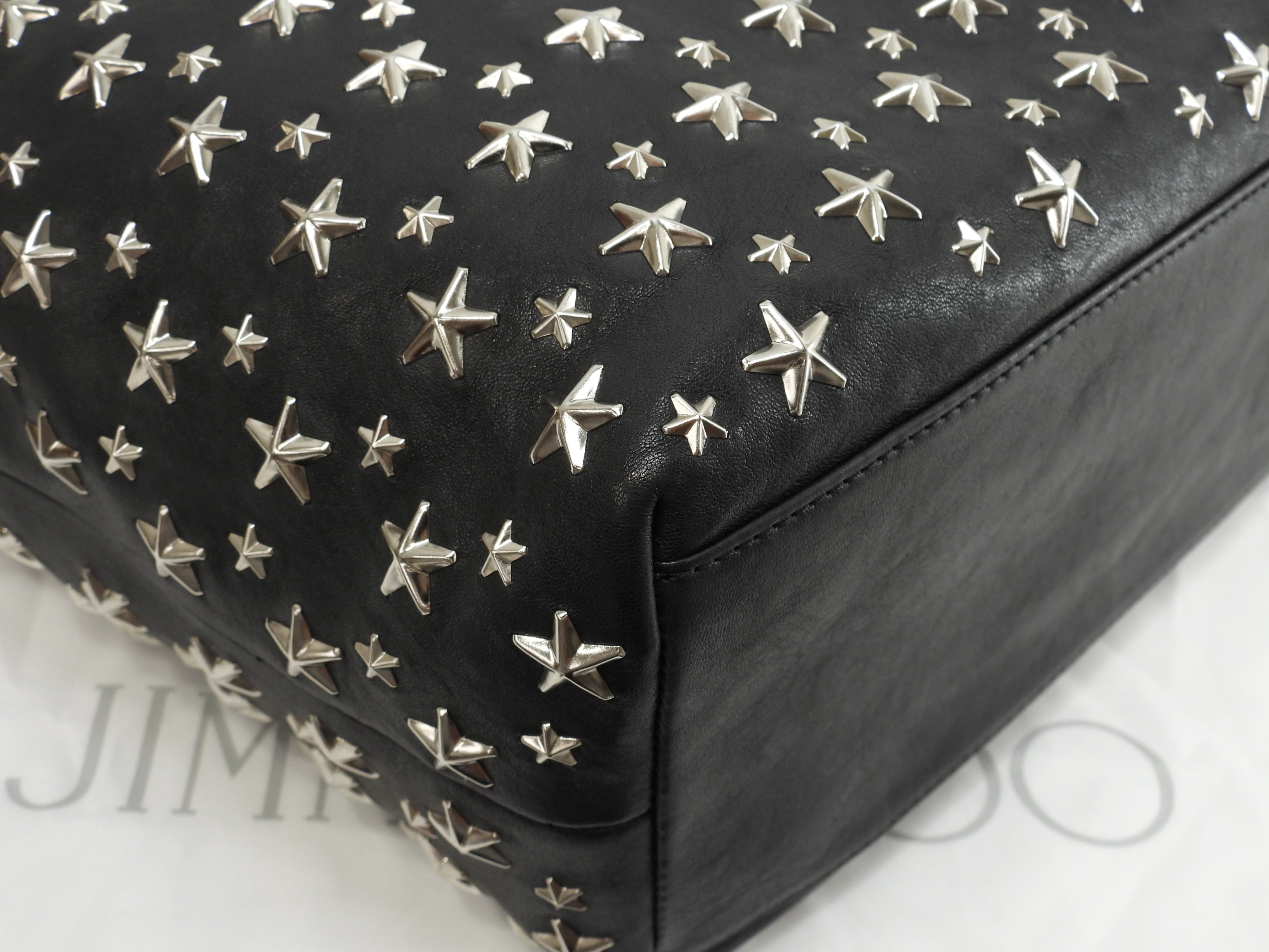 Jimmy Choo Sofia M borsa tote/a tracolla in pelle nera con borchie a stella argentate @WX4TQ6