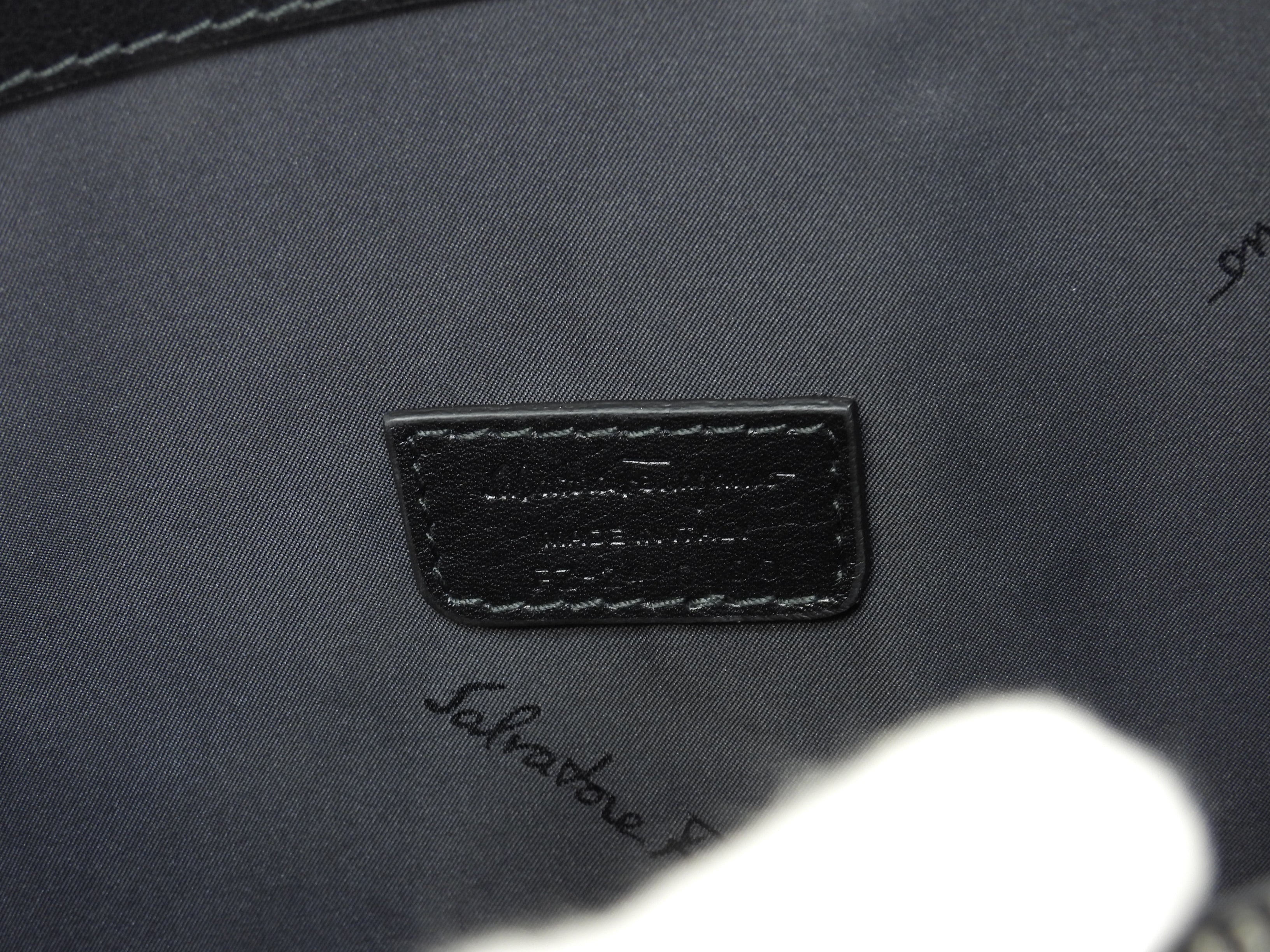 Salvatore Ferragamo Clutch Bag Pelle goffrata grigio scuro Porta documenti Nuovo@FZ24-0480 2