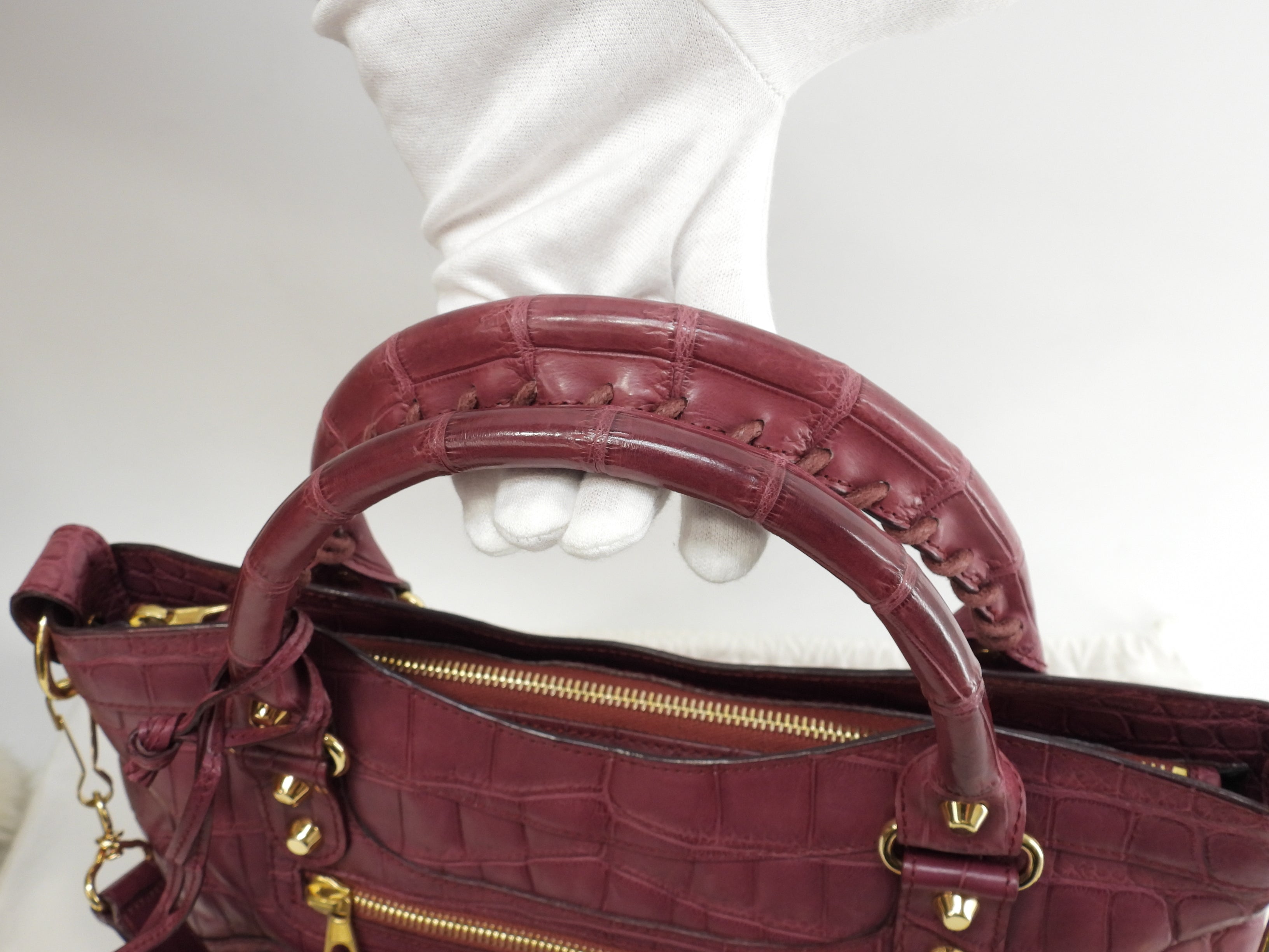 Balenciaga The First, borsa a mano in pelle di coccodrillo bordeaux, con tracolla, condizioni eccellenti@ 1