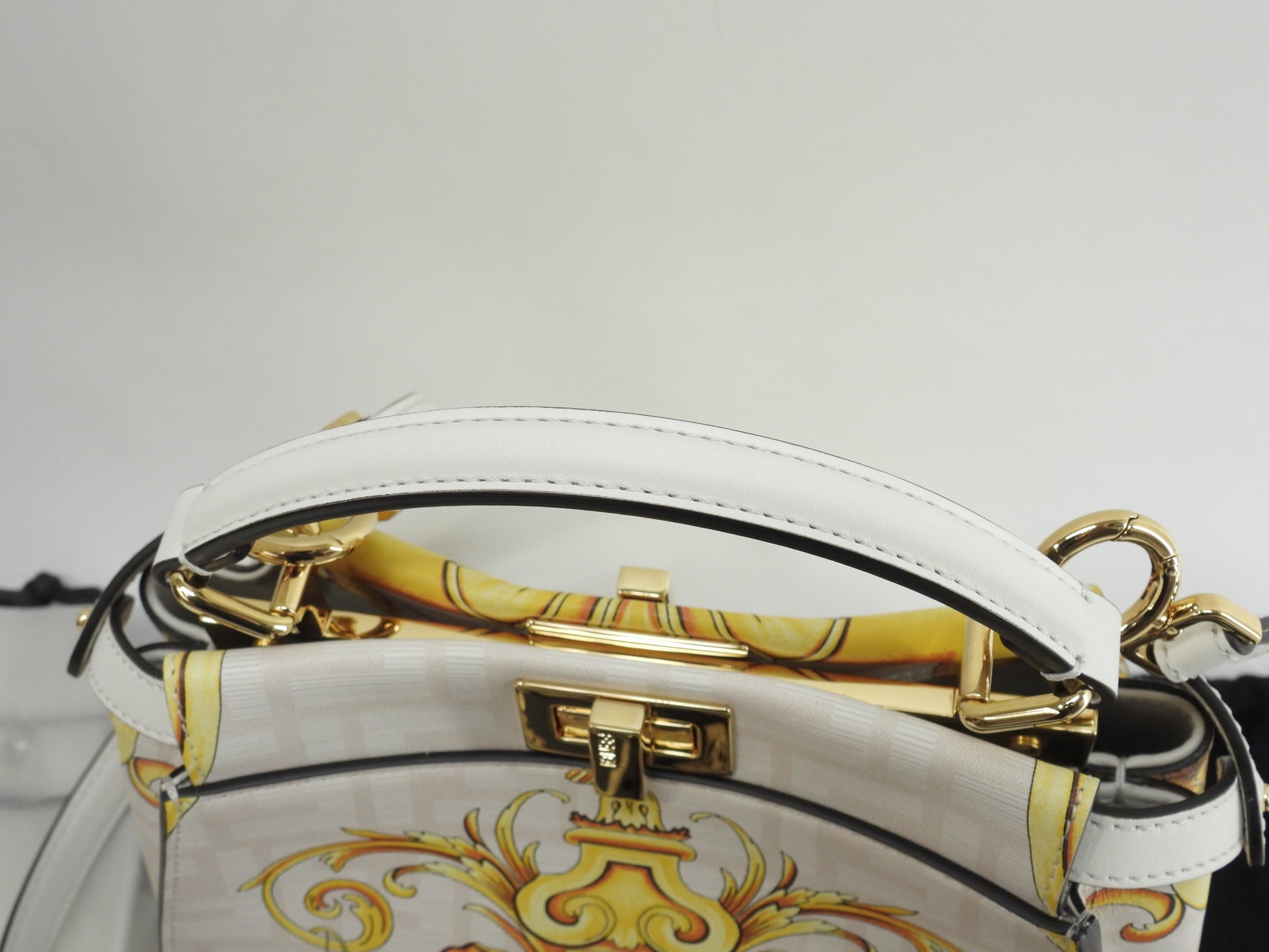 Fendi x Versace Peekaboo Mini borsa a mano in pelle bianca e gialla pochette Fendace mai usata @ 1