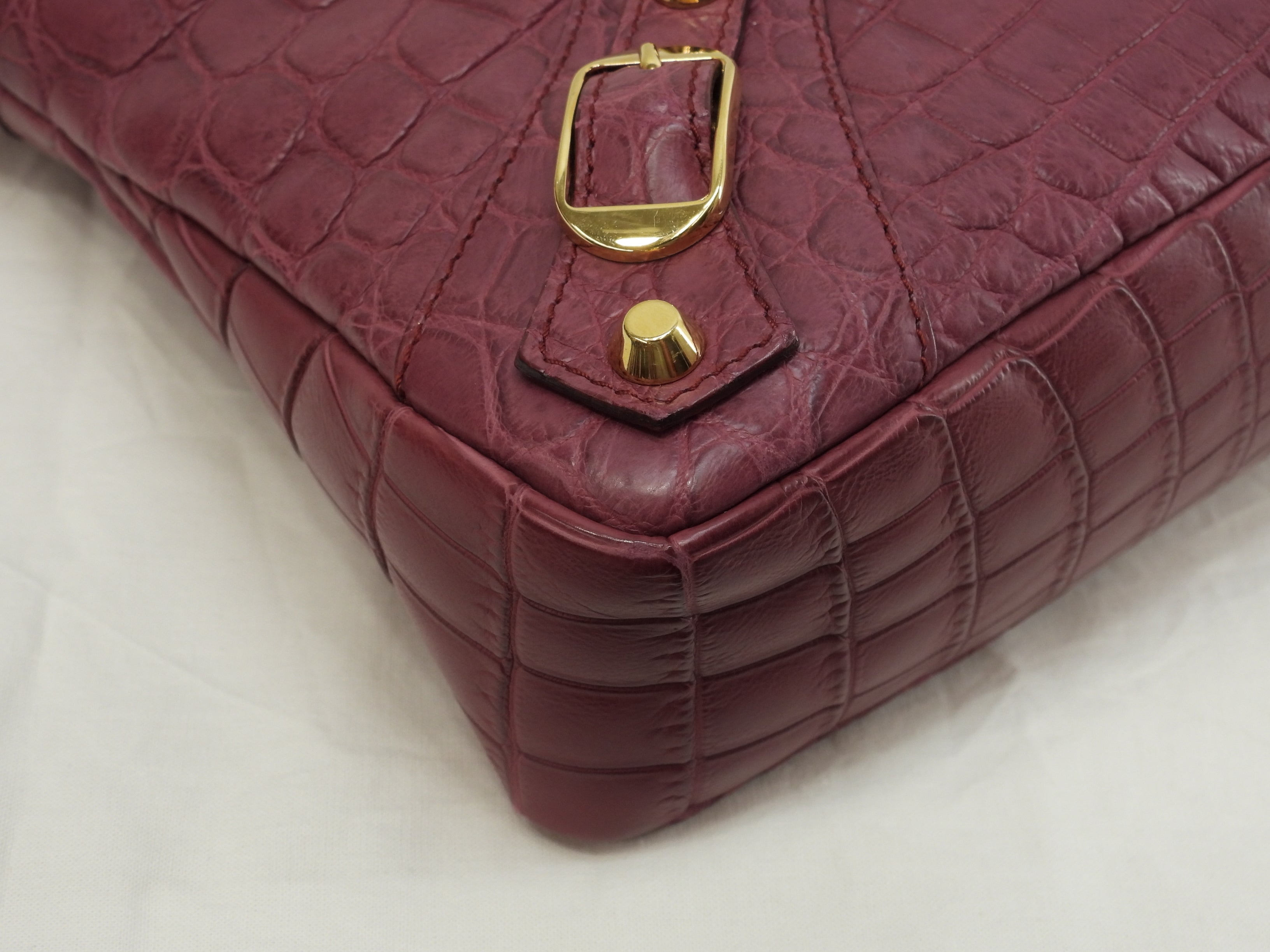 Balenciaga The First, borsa a mano in pelle di coccodrillo bordeaux, con tracolla, condizioni eccellenti@ 1