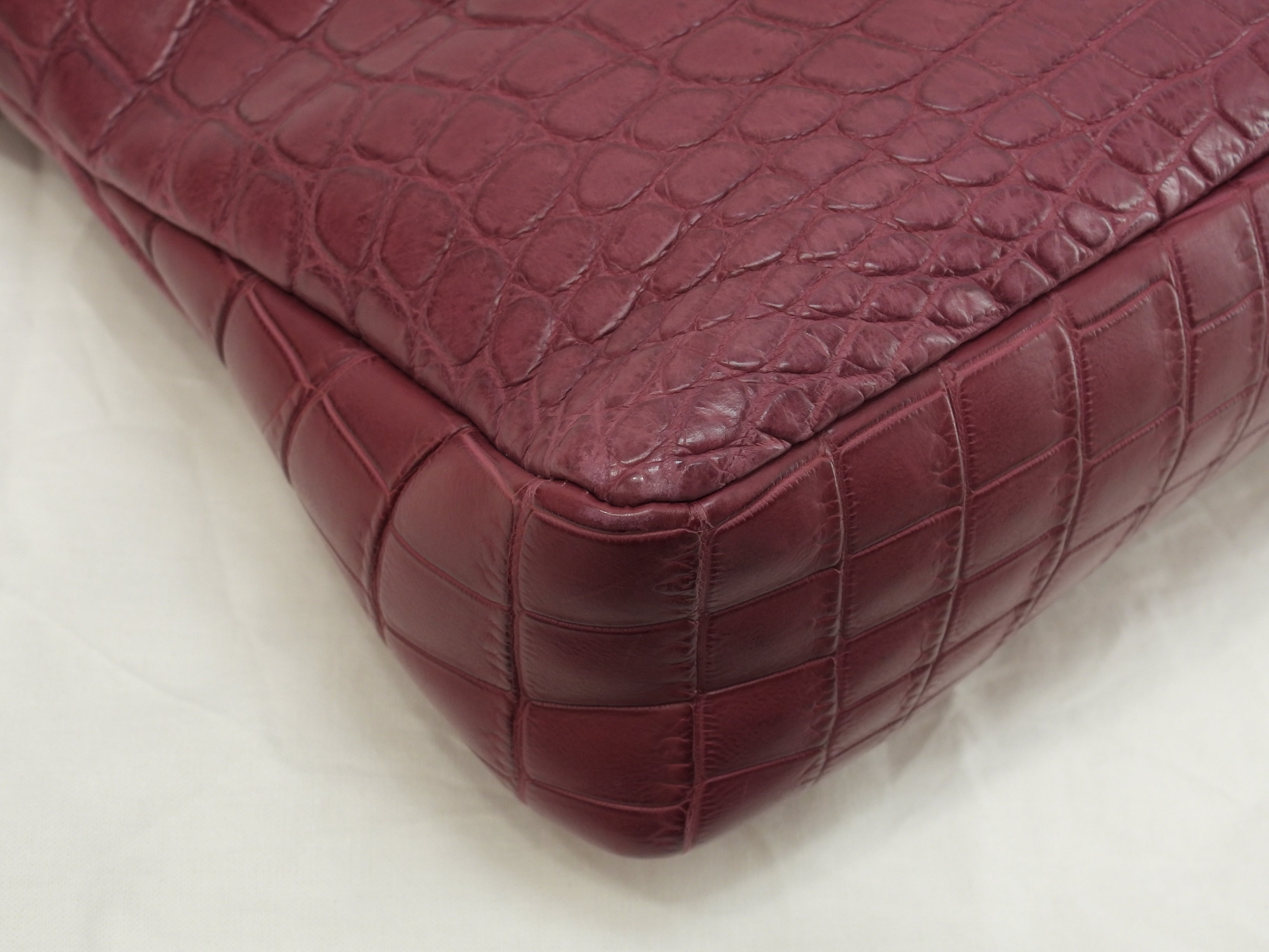 Balenciaga The First, borsa a mano in pelle di coccodrillo bordeaux, con tracolla, condizioni eccellenti@ 1
