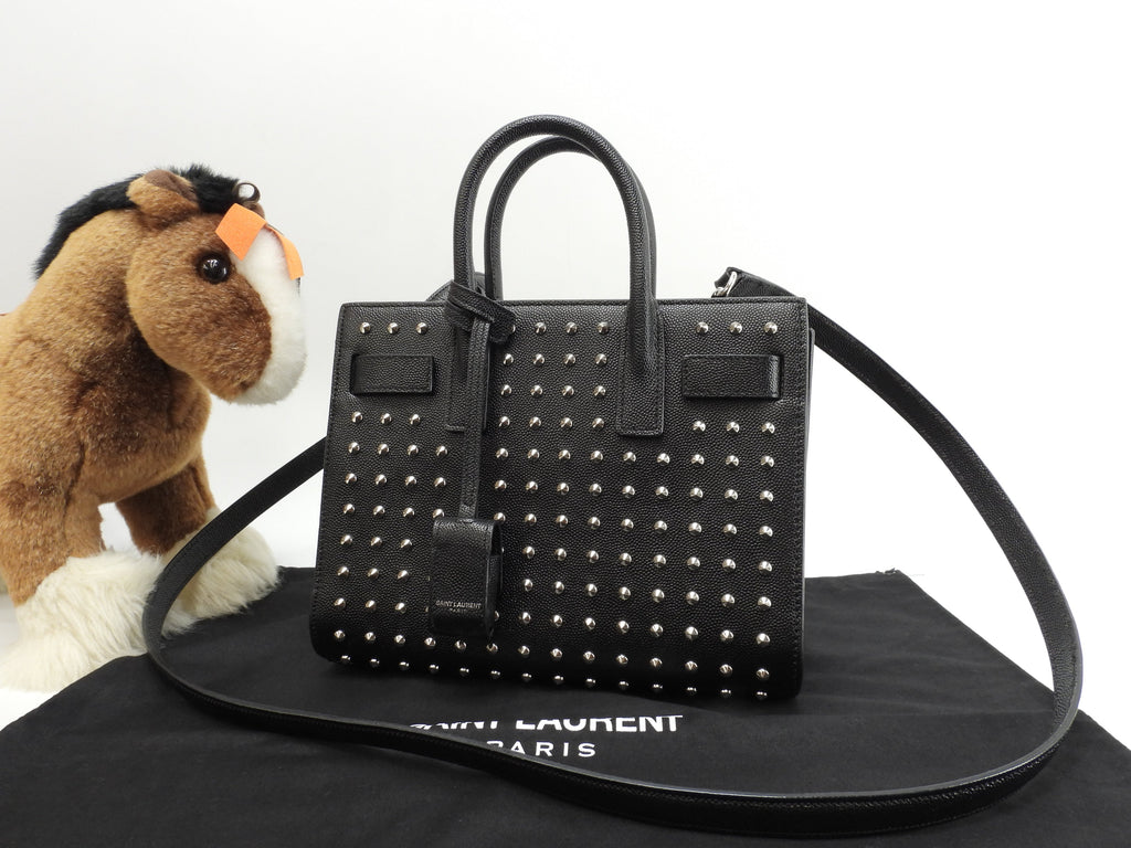 Saint Laurent Sac de Jour Nano con borchie in pelle nera, mini borsa a mano, pochette YSL, ottime condizioni @ 73