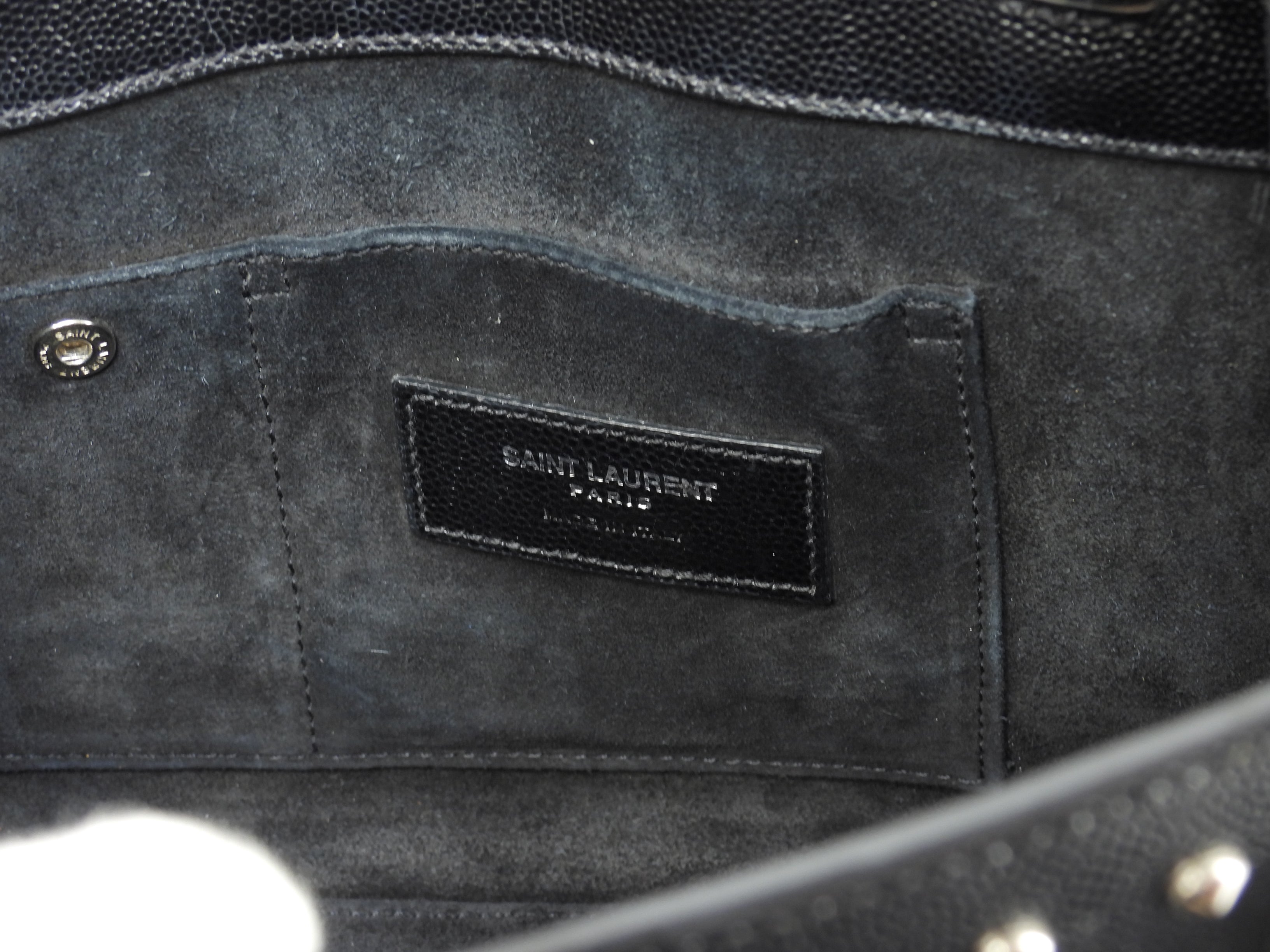 Saint Laurent Sac de Jour Nano con borchie in pelle nera, mini borsa a mano, pochette YSL, ottime condizioni @ 73
