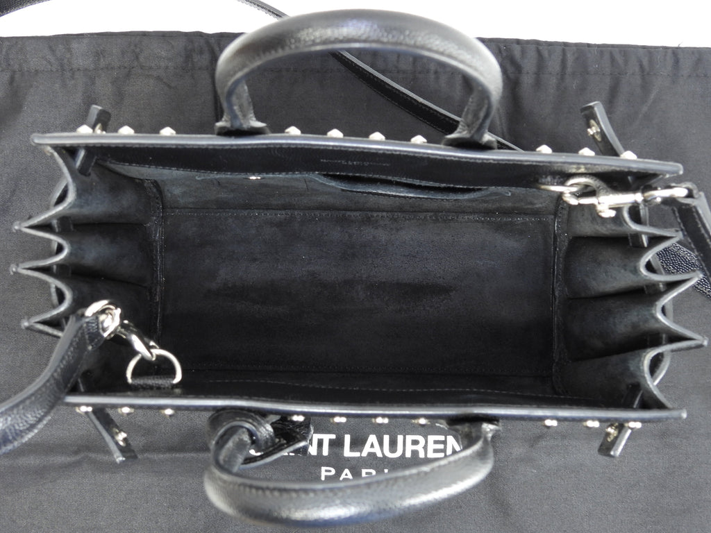 Saint Laurent Sac de Jour Nano con borchie in pelle nera, mini borsa a mano, pochette YSL, ottime condizioni @ 73