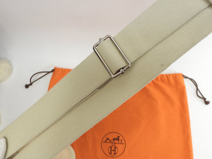 Hermes Good News PM in pelle Taurillon Clemence, colore Parchemin, pochette a tracolla@□L