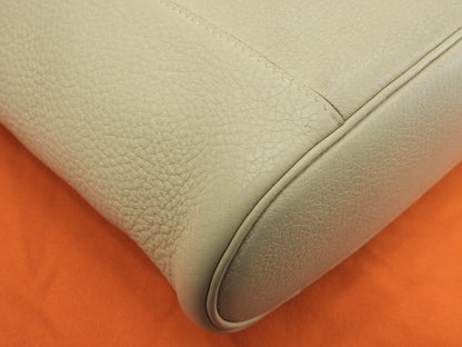 Hermes Good News PM in pelle Taurillon Clemence, colore Parchemin, pochette a tracolla@□L