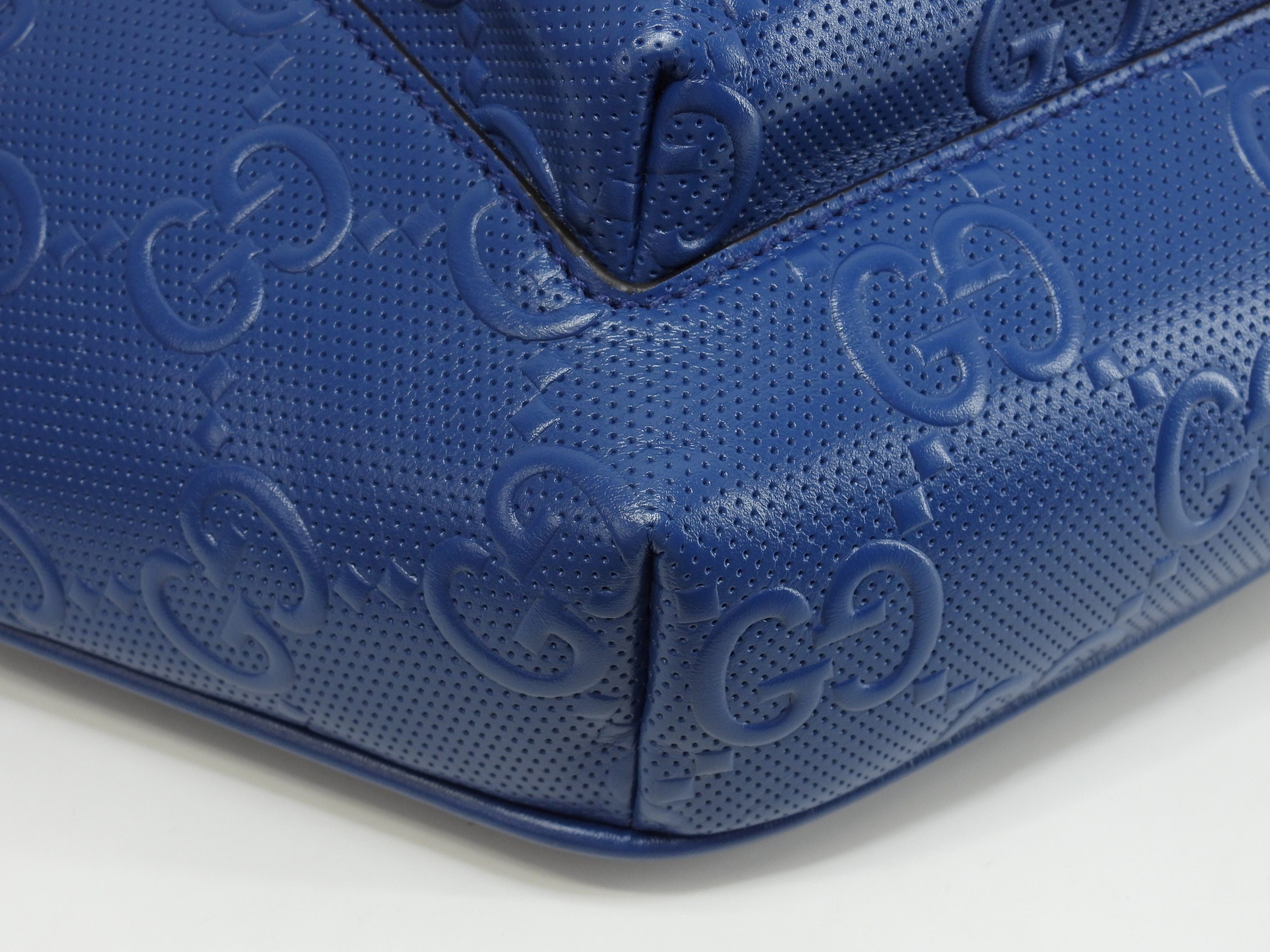 Gucci marsupio grande in pelle martellata con monogramma GG blu, borsa a tracolla/cintura, pari al nuovo @ 1