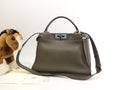 Fendi Peekaboo Regular in pelle grigia con tracolla, condizioni eccellenti @ 4
