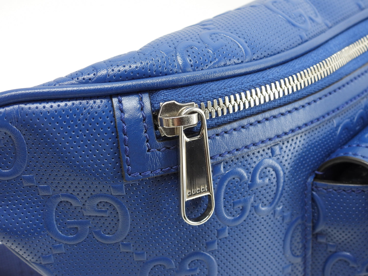 Gucci marsupio grande in pelle martellata con monogramma GG blu, borsa a tracolla/cintura, pari al nuovo @ 1