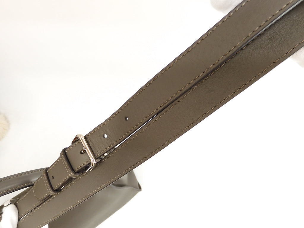 Fendi Peekaboo Regular in pelle grigia con tracolla, condizioni eccellenti @ 4