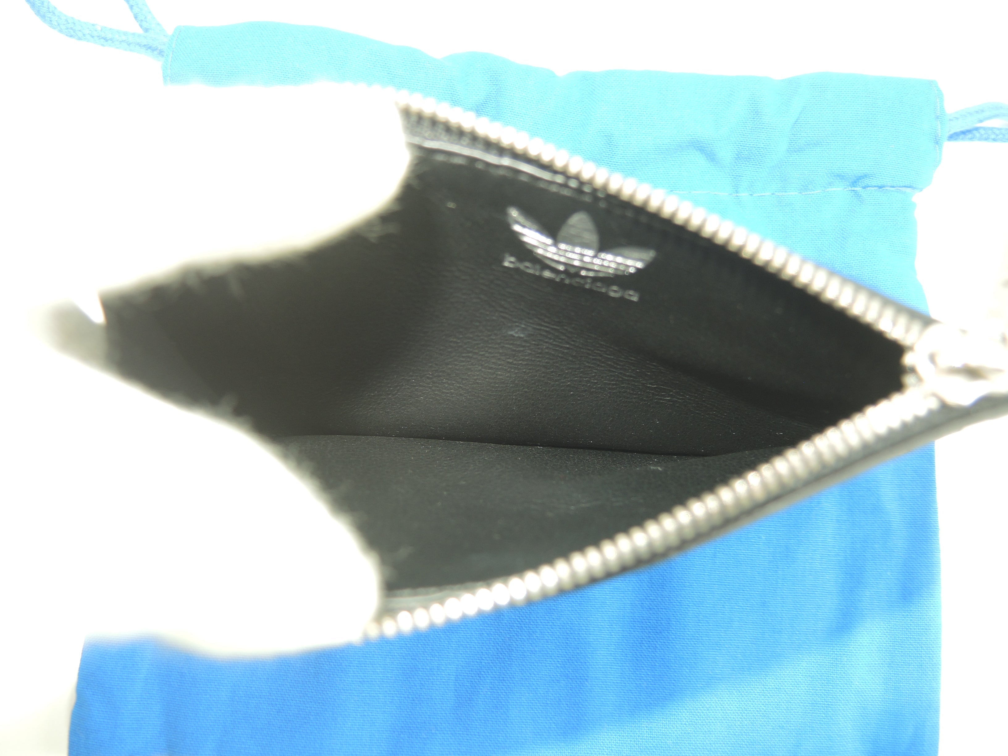 Balenciaga x Adidas Portamonete con scomparti per carte in pelle nero e bianco, nuovo di zecca@1