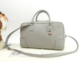 Loewe Amazona 28 con tracolla, pelle stampata grigia, borsa a mano, hardware argento, Anagram, condizioni eccellenti@062240