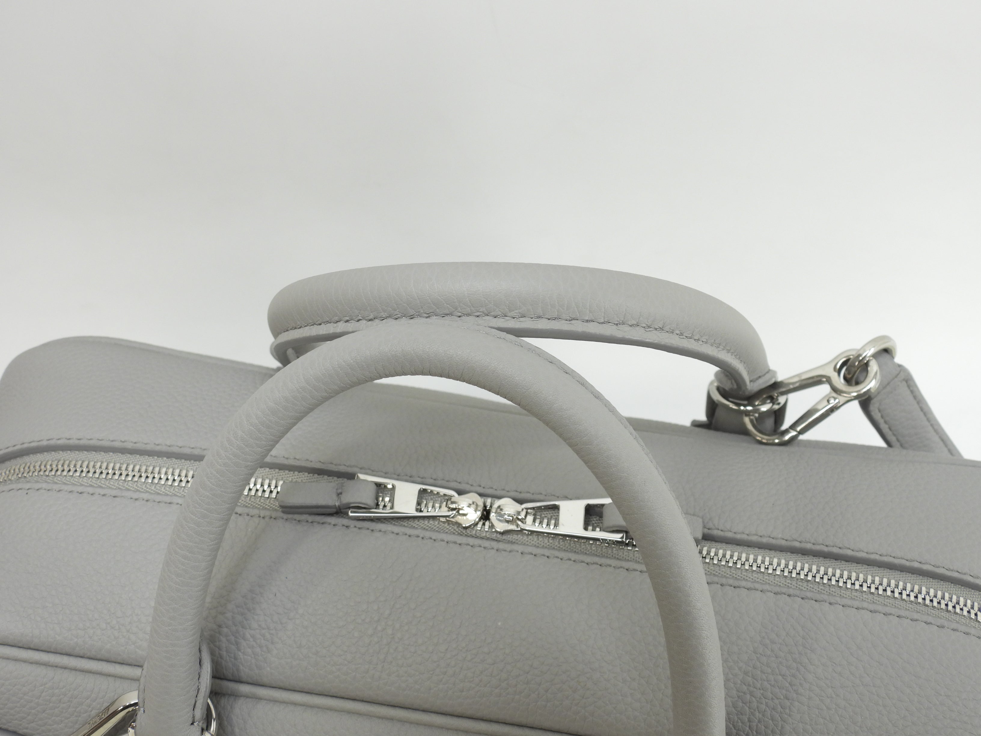 Loewe Amazona 28 con tracolla, pelle stampata grigia, borsa a mano, hardware argento, Anagram, condizioni eccellenti@062240