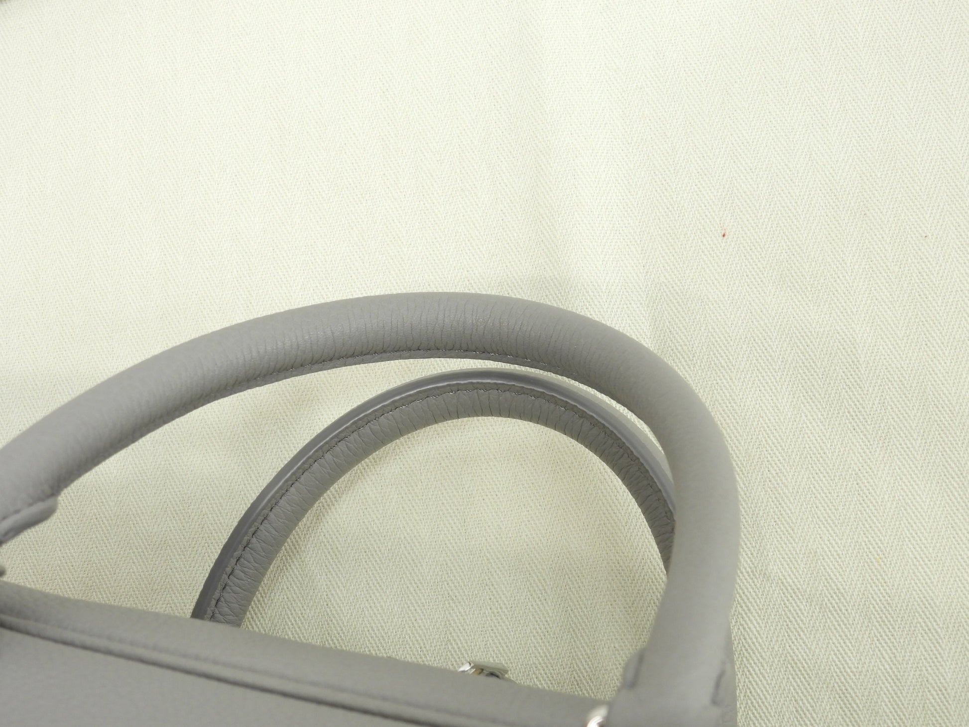 ロエベ アマソナ28 ストラップ付 型押レザー灰 ハンドバッグ シルバー金具 アナグラム 極美品@062240