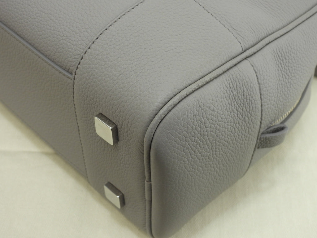 Loewe Amazona 28 con tracolla, pelle stampata grigia, borsa a mano, hardware argento, Anagram, condizioni eccellenti@062240