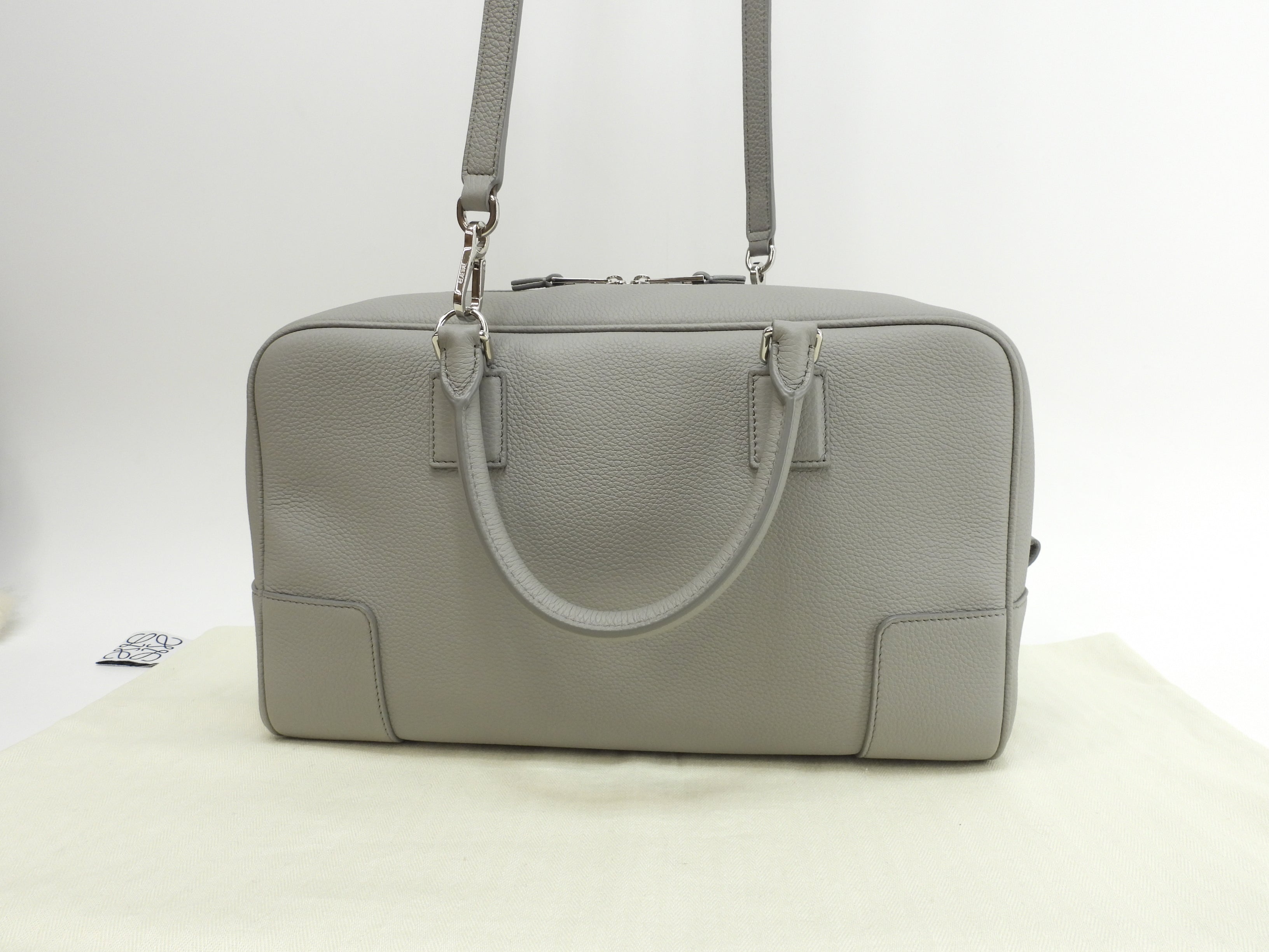 Loewe Amazona 28 con tracolla, pelle stampata grigia, borsa a mano, hardware argento, Anagram, condizioni eccellenti@062240