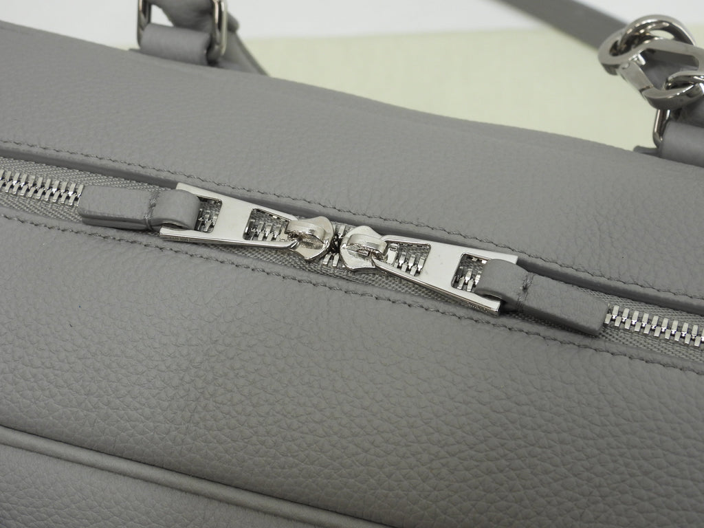 Loewe Amazona 28 con tracolla, pelle stampata grigia, borsa a mano, hardware argento, Anagram, condizioni eccellenti@062240