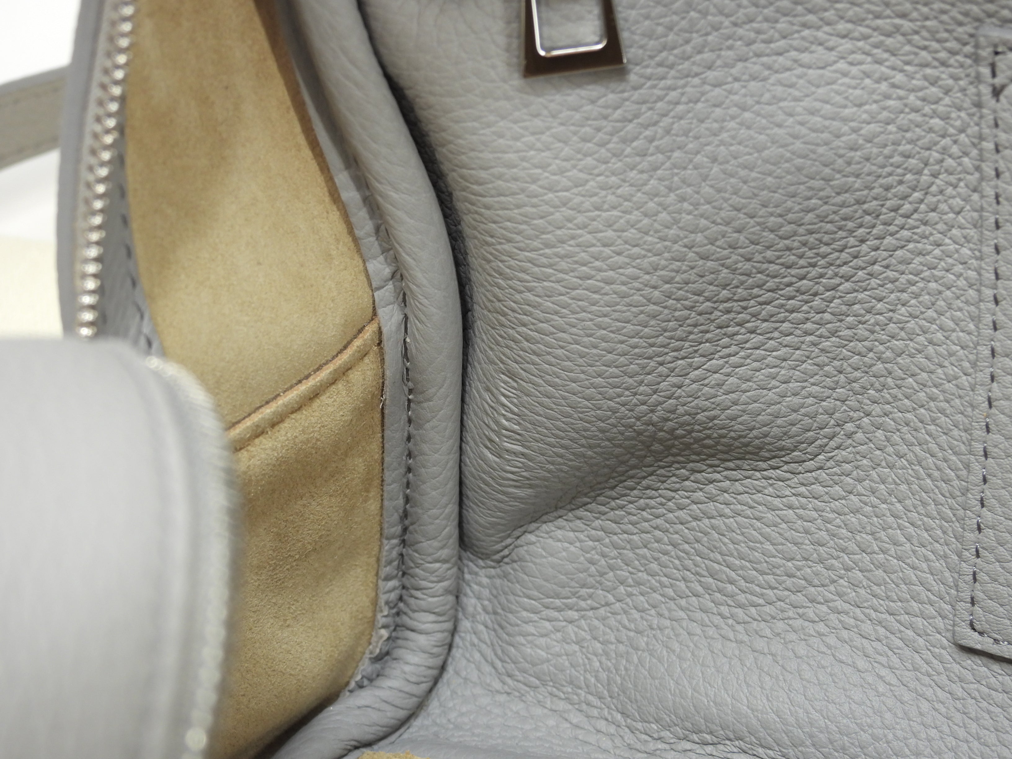 Loewe Amazona 28 con tracolla, pelle stampata grigia, borsa a mano, hardware argento, Anagram, condizioni eccellenti@062240