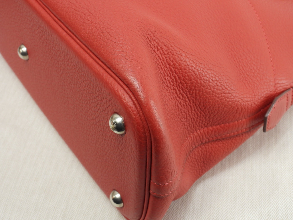 Hermès Bolide 31 Togo rosso, metalleria argentata, con tracolla, condizioni eccellenti @□H