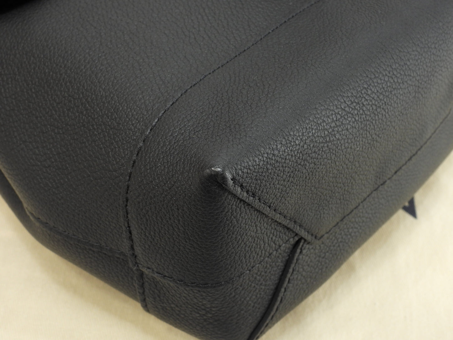 Louis Vuitton Lockme Mini M54573, full leather nero, pochette, zaino, pari al nuovo @DU0168 2