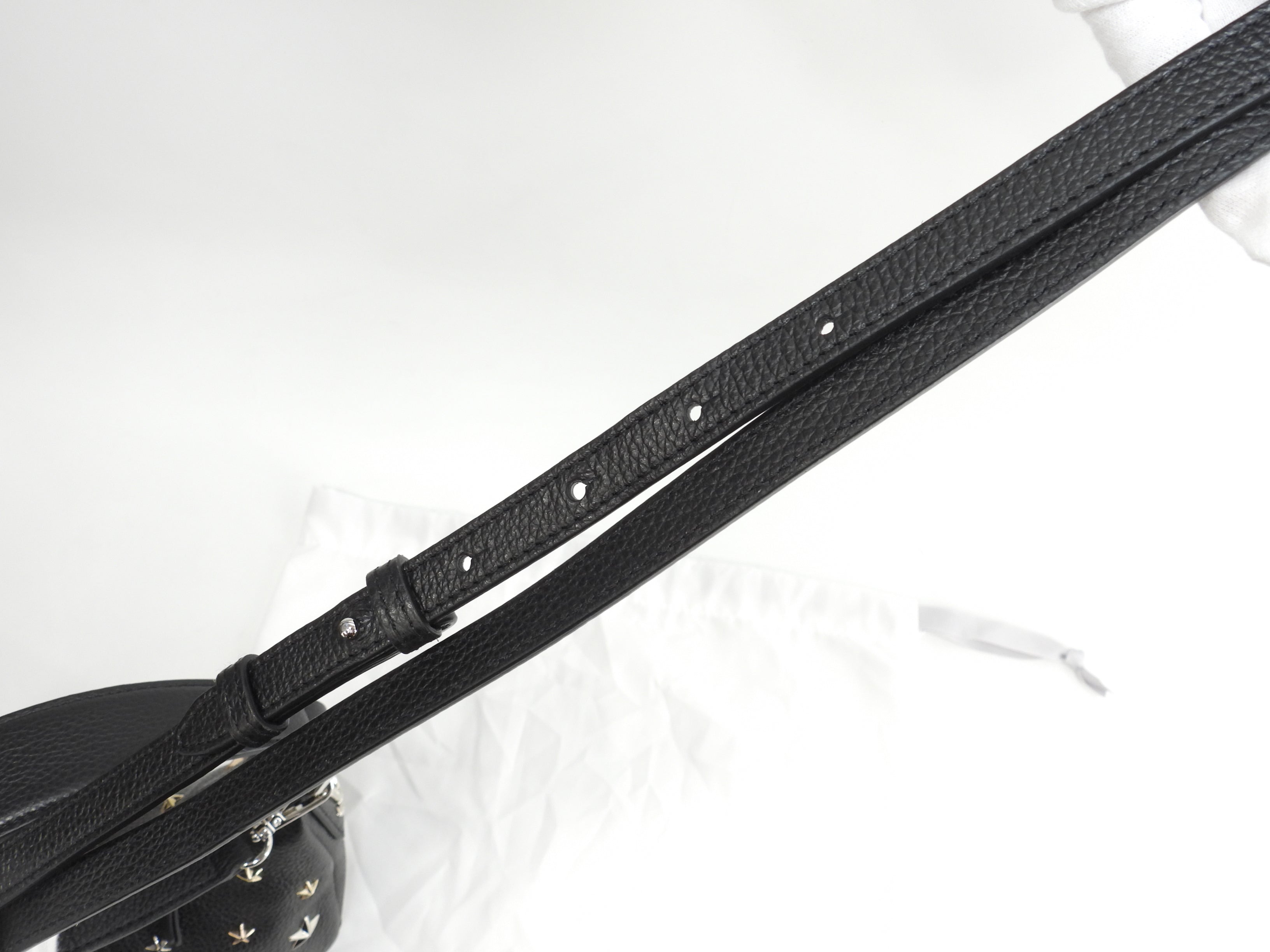 Jimmy Choo Sky - Borsa a mano mini in pelle nera con borchie a stella, mai usata @NDM0YR