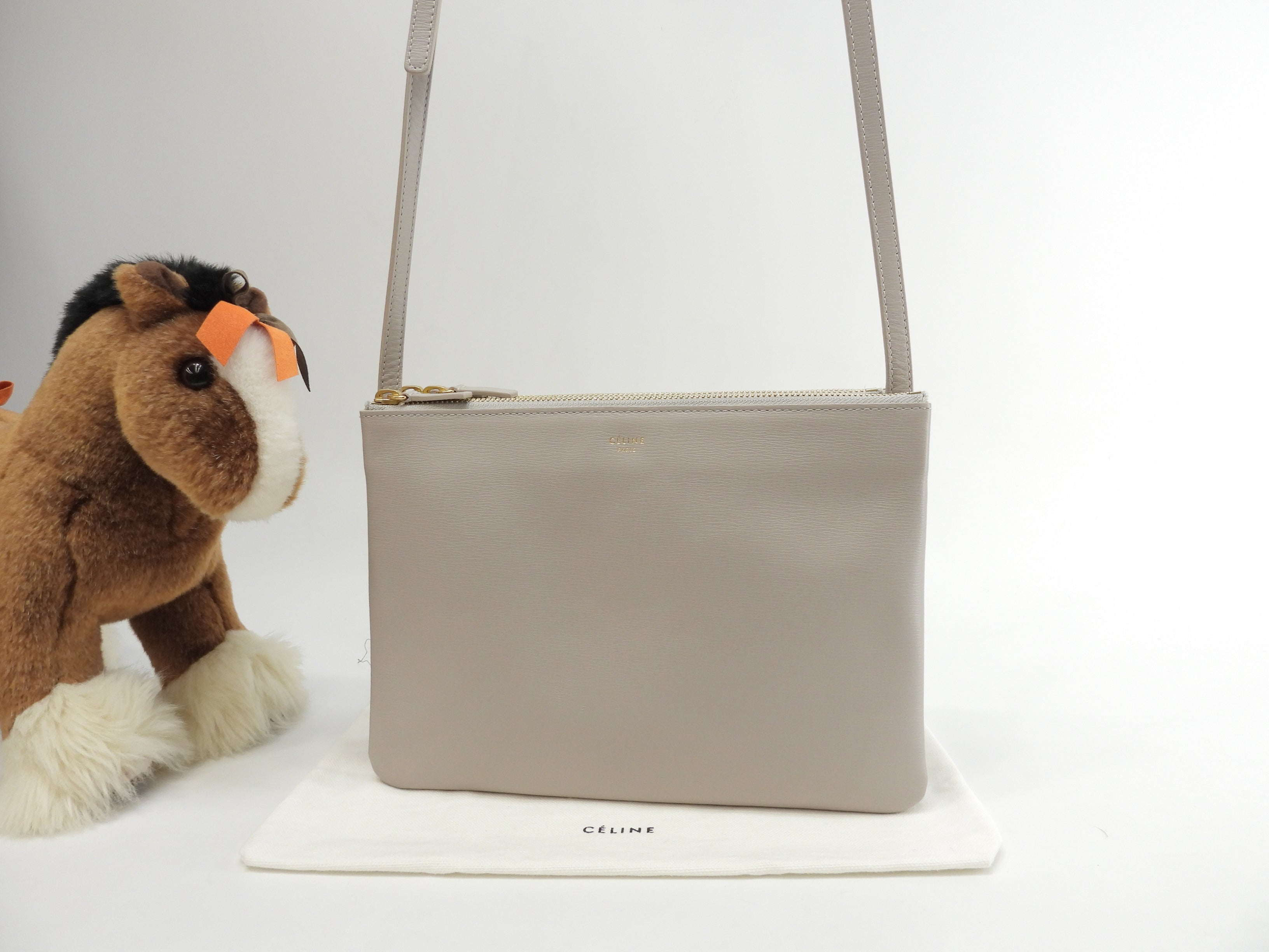 Celine Trio Large Pochette in pelle goffrata grigio chiaro, borsa a tracolla @S-GA-4187