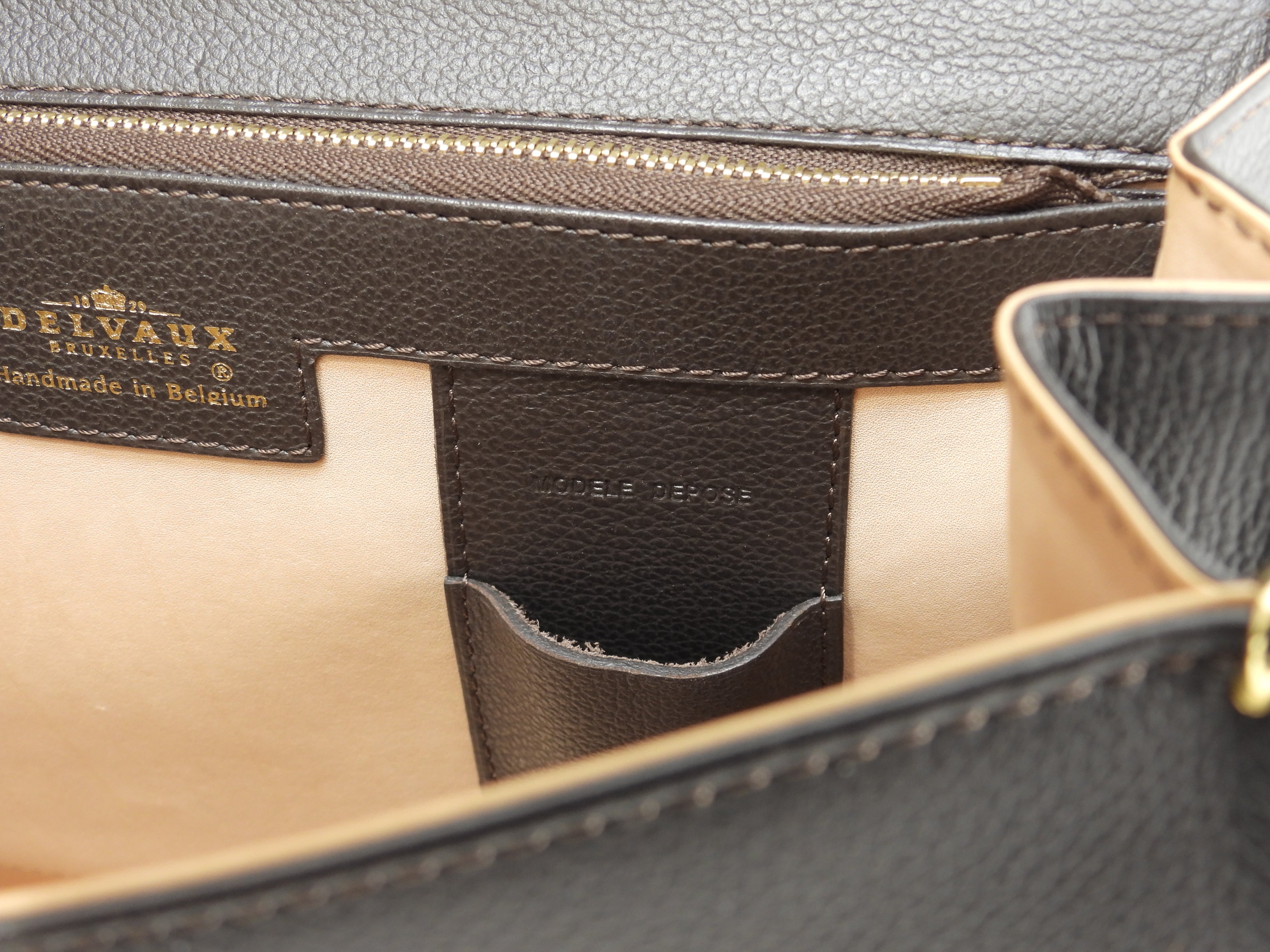 Delvaux Brillant MM, pelle goffrata, marrone scuro, borsa a mano, borsa a manico superiore, modello Kelly@ 92