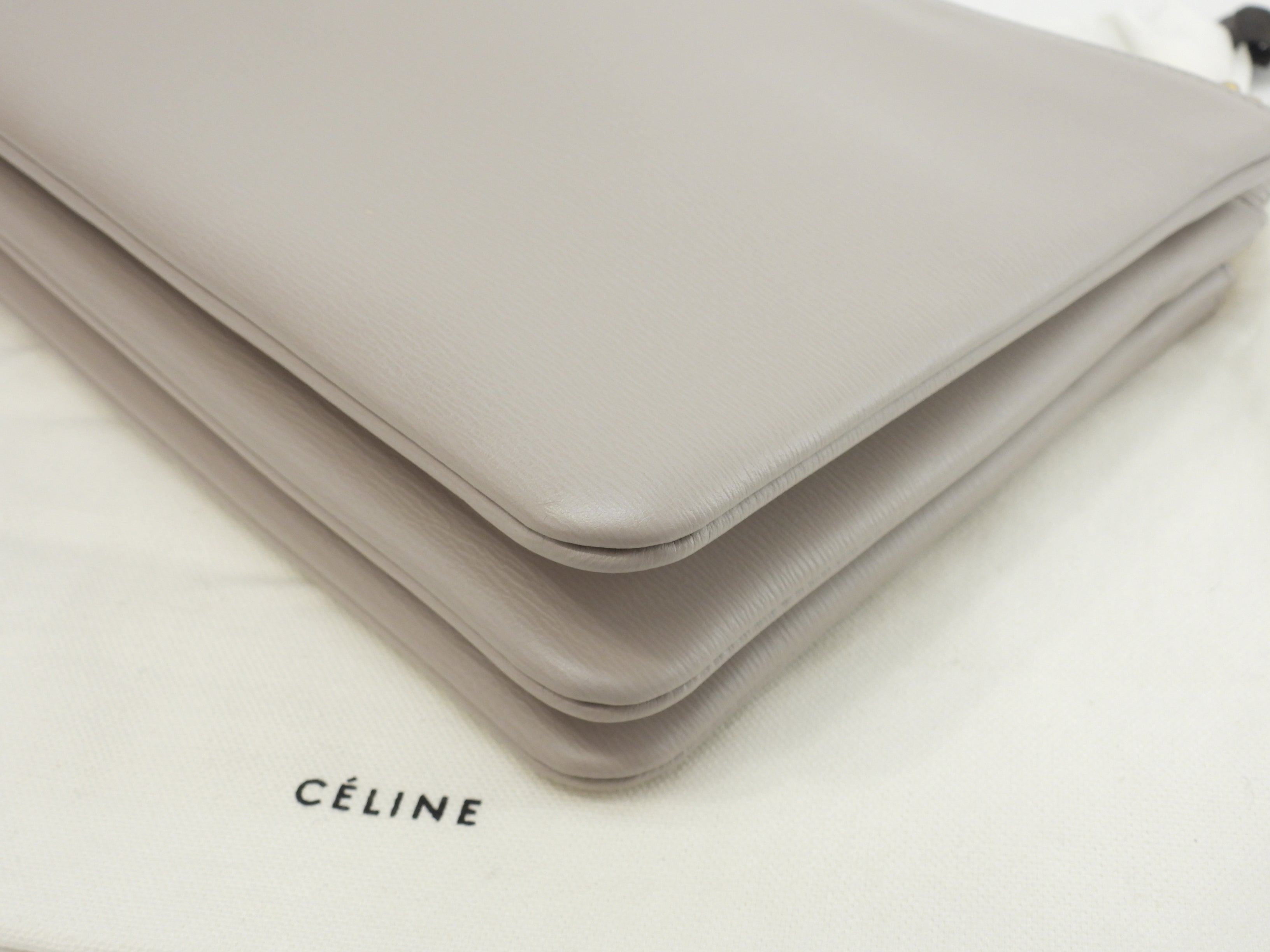 Celine Trio Large Pochette in pelle goffrata grigio chiaro, borsa a tracolla @S-GA-4187