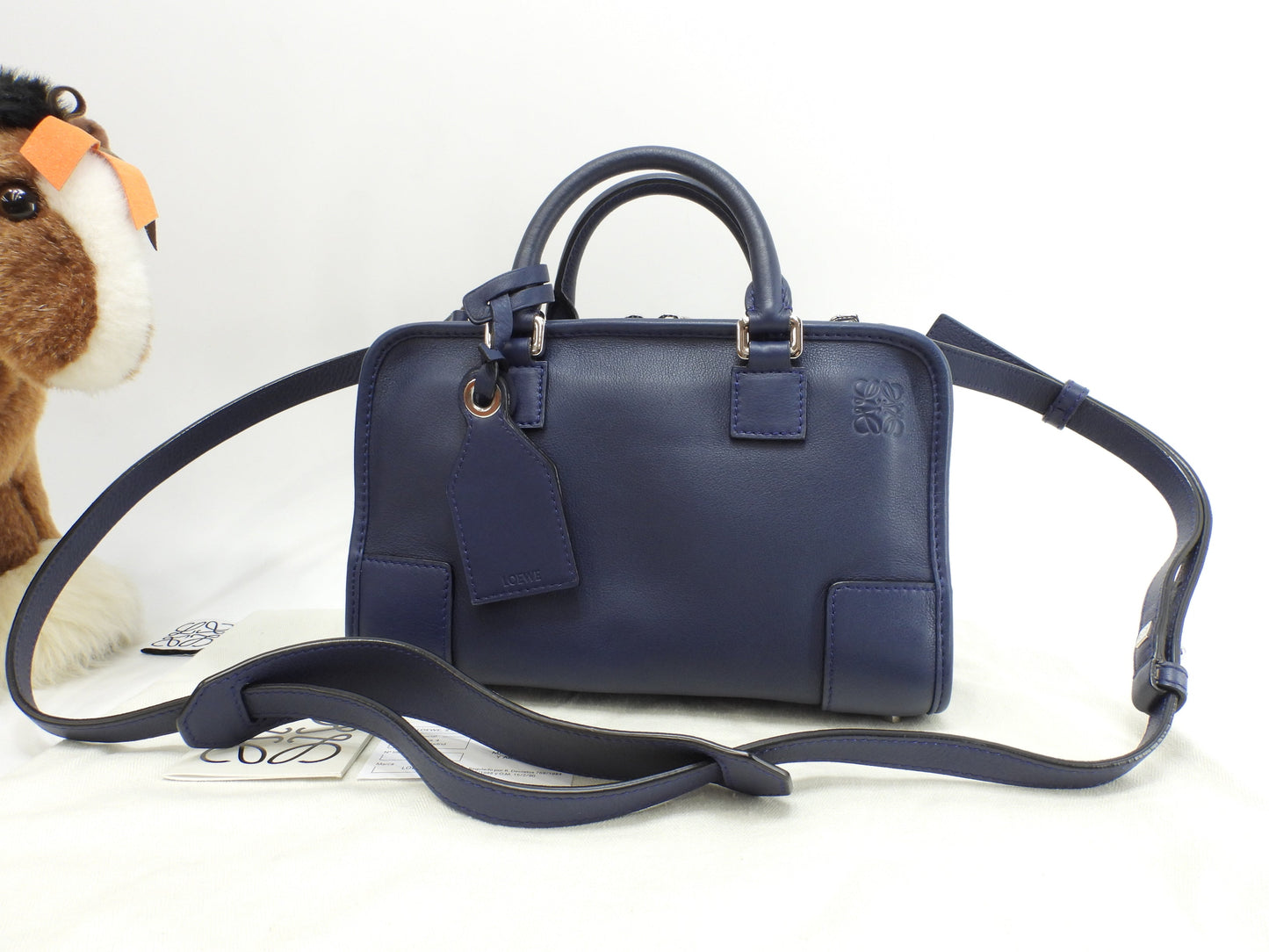 Loewe Amazona 23 in pelle blu, hardware color argento, pochette e mini borsa con tracolla staccabile, ottime condizioni @471510