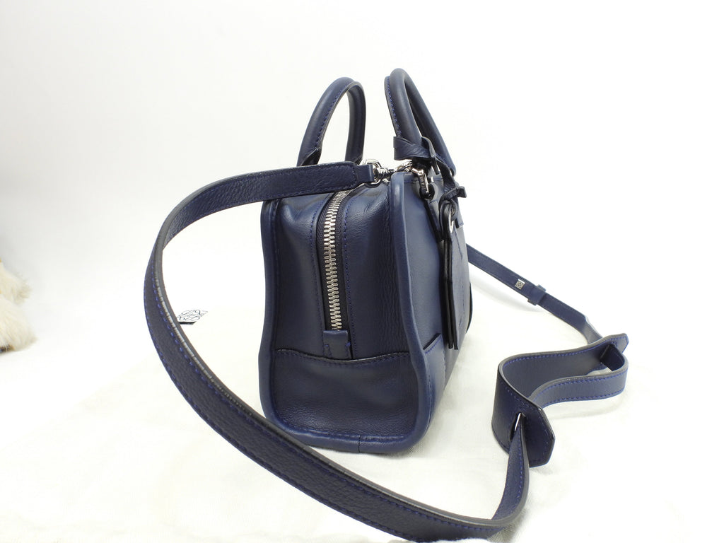 Loewe Amazona 23 in pelle blu, hardware color argento, pochette e mini borsa con tracolla staccabile, ottime condizioni @471510