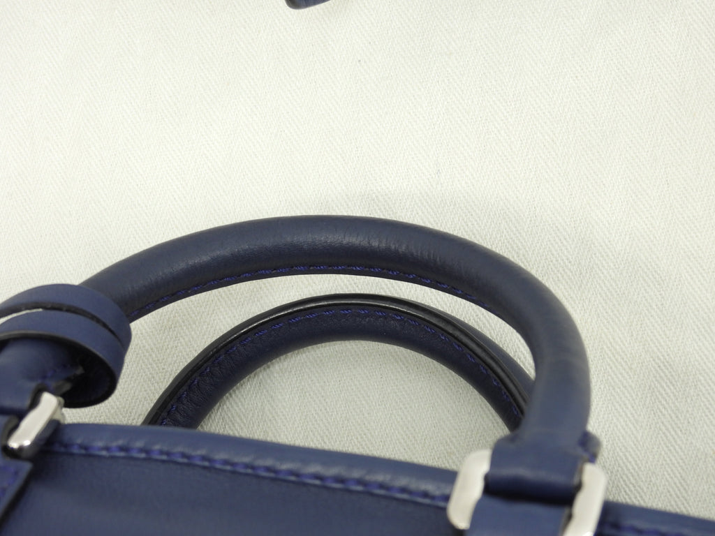 Loewe Amazona 23 in pelle blu, hardware color argento, pochette e mini borsa con tracolla staccabile, ottime condizioni @471510