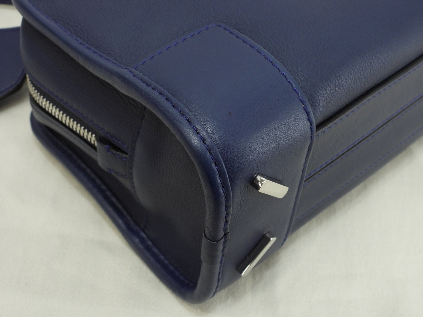 Loewe Amazona 23 in pelle blu, hardware color argento, pochette e mini borsa con tracolla staccabile, ottime condizioni @471510