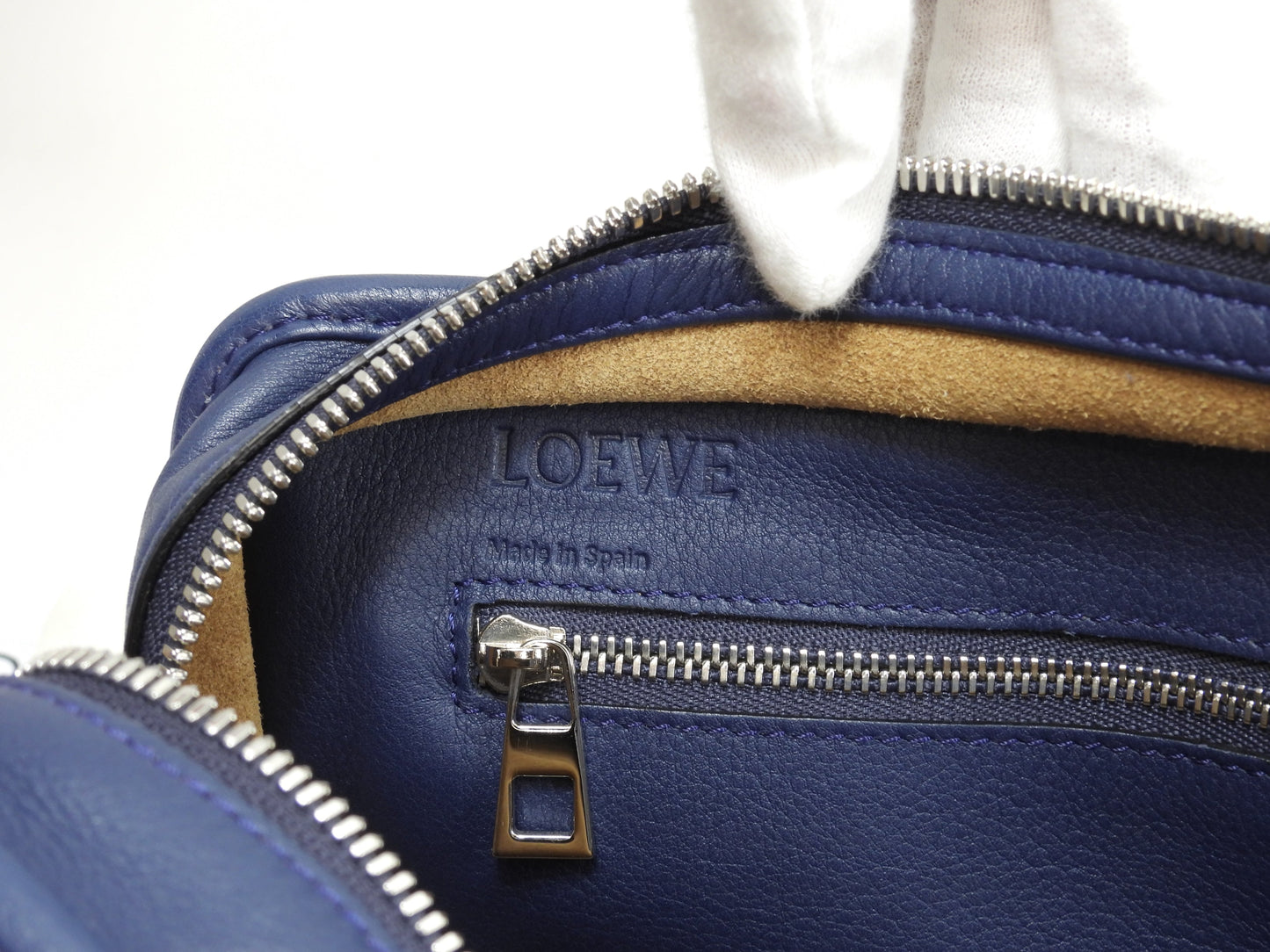Loewe Amazona 23 in pelle blu, hardware color argento, pochette e mini borsa con tracolla staccabile, ottime condizioni @471510