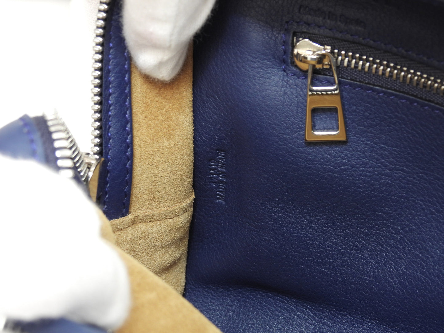 Loewe Amazona 23 in pelle blu, hardware color argento, pochette e mini borsa con tracolla staccabile, ottime condizioni @471510